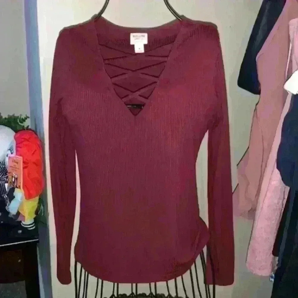 Mossimo Supply Co womens Long sleeve tee. Size small